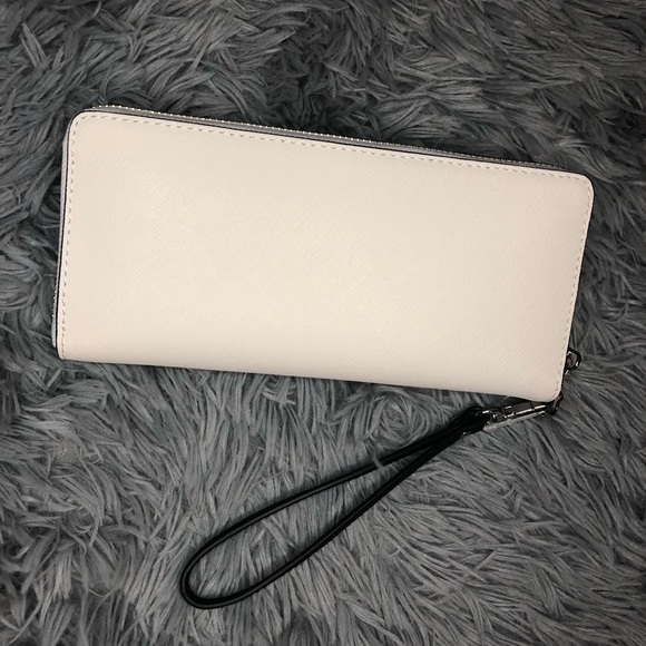 Michael Kors Wristlet Wallet - Picture 5 of 5